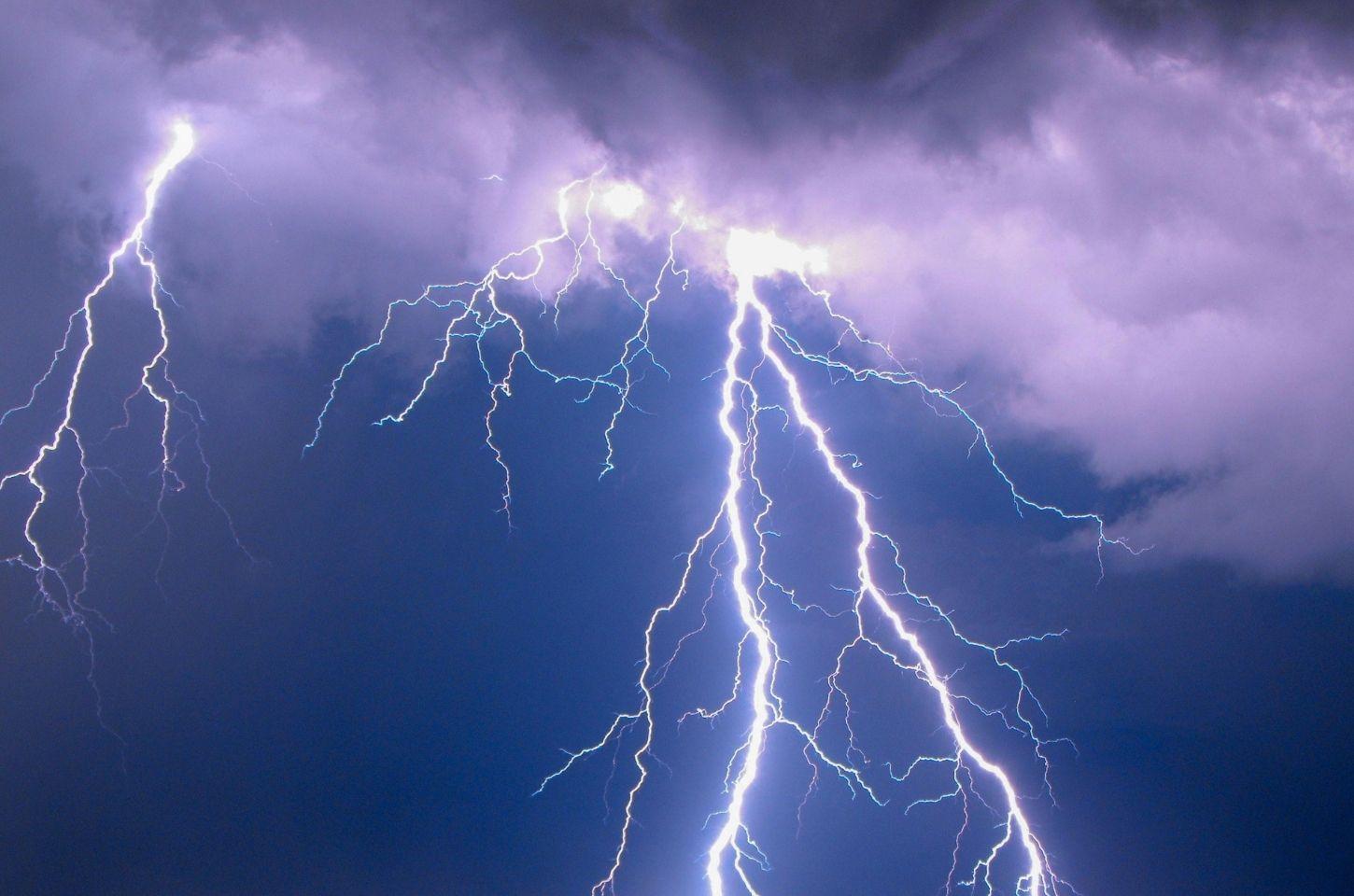 Alerta de tempestade coloca cidades do Espírito Santo em risco