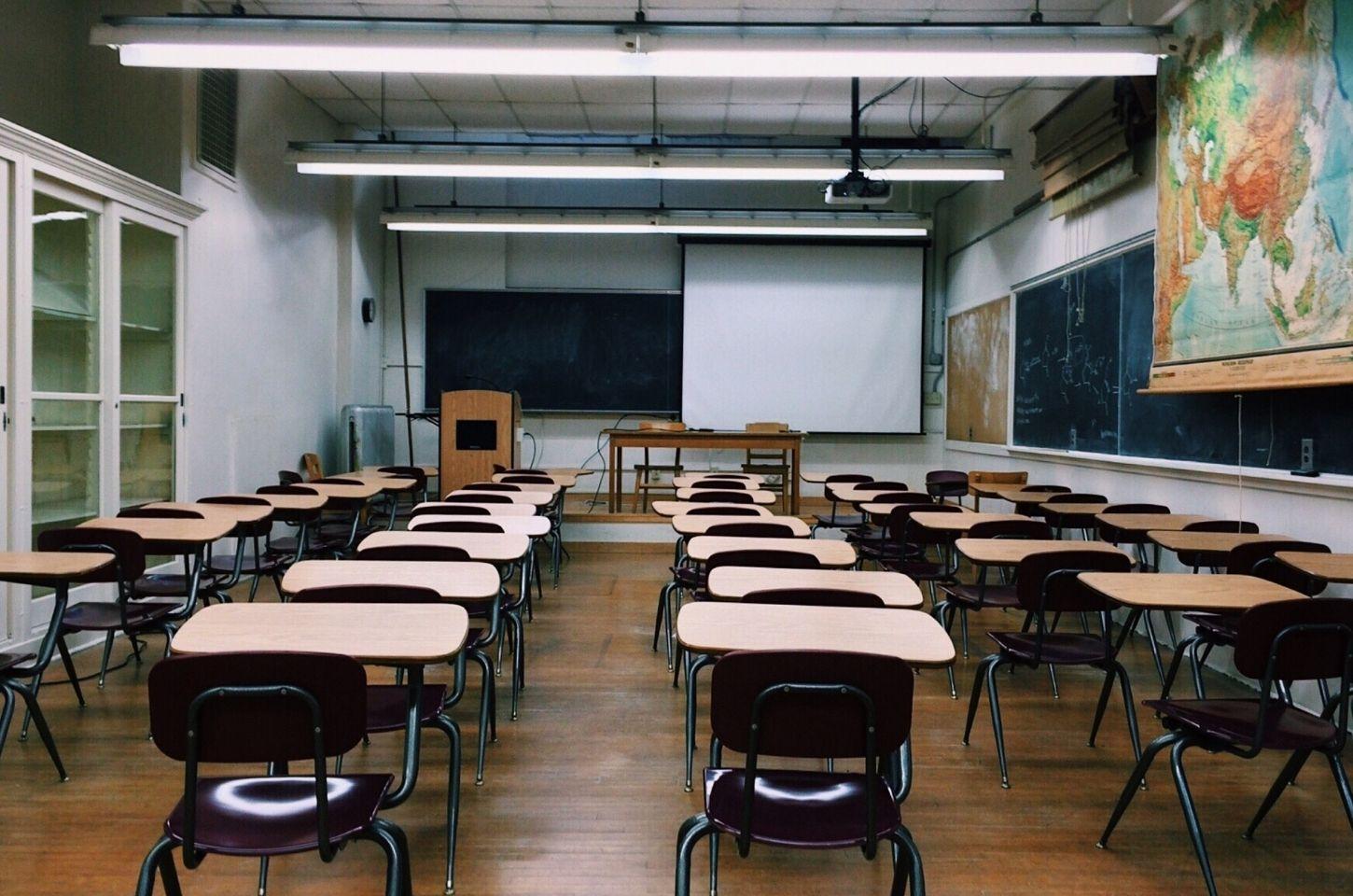 Adolescente é apreendido após ferir colega com golpe de canivete dentro de escola em Castelo