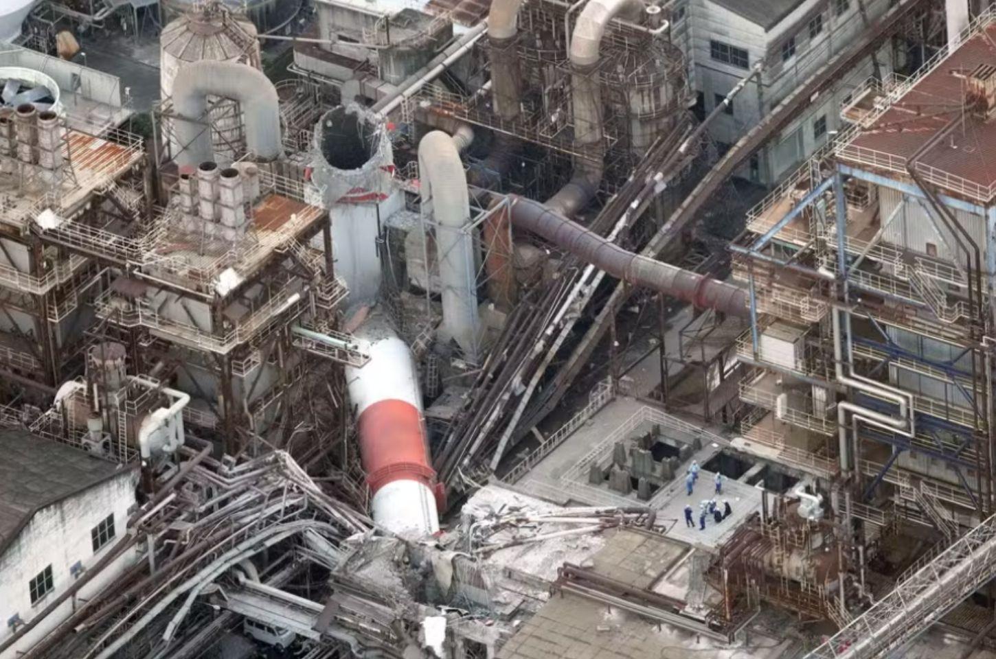 Terremoto de magnitude 7,1 no Japão deixa trabalhadores desaparecidos após desabamento de chaminé em fábrica