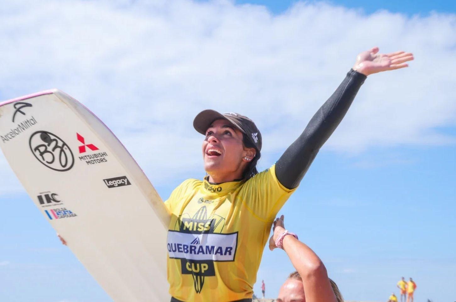 Capixaba Luna Hardman conquista título em etapa do Mundial de Bodyboarding em Portugal