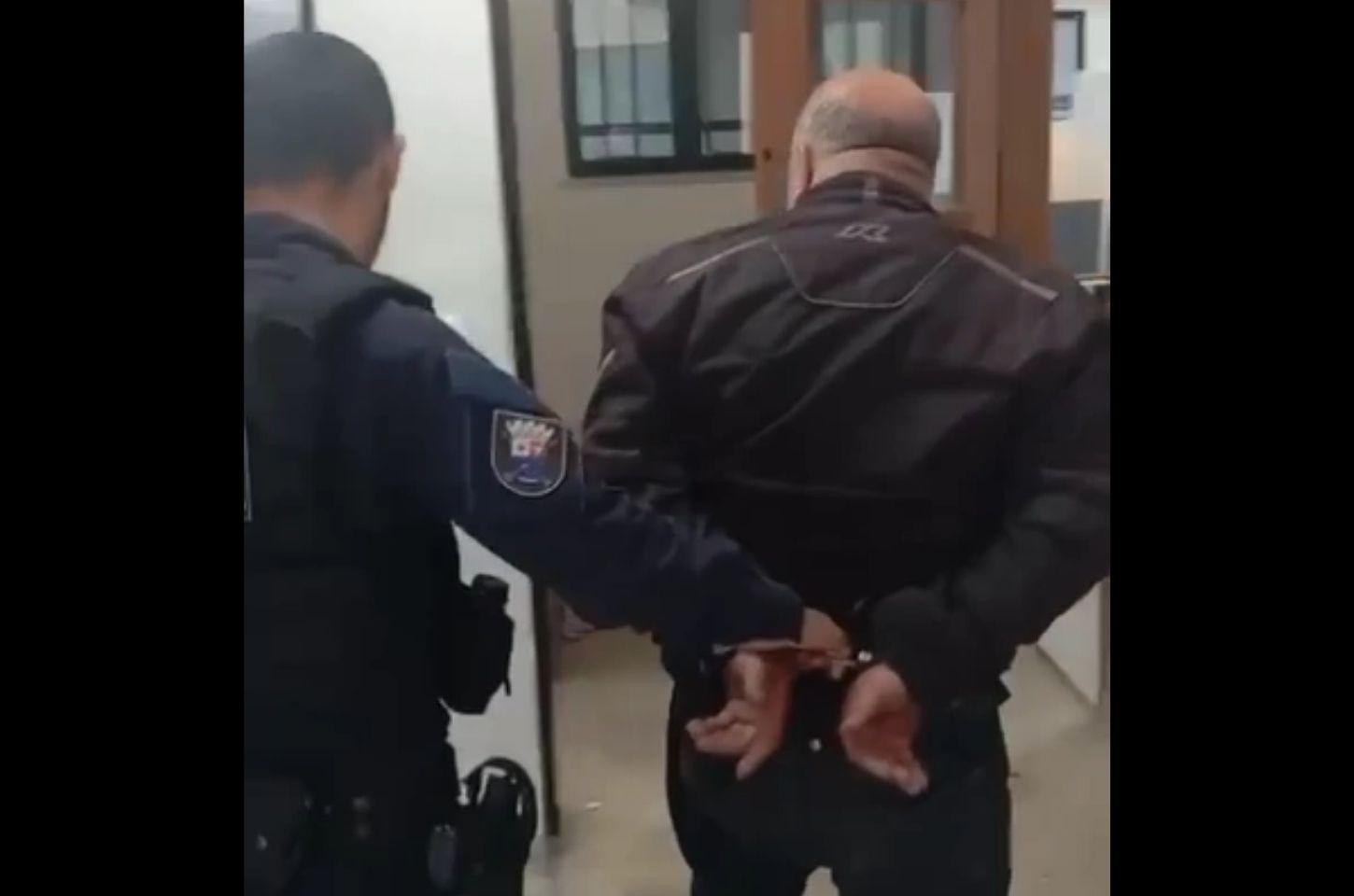Homem é detido em Vitória após relatos de perseguição e ameaças contra ex-namorada