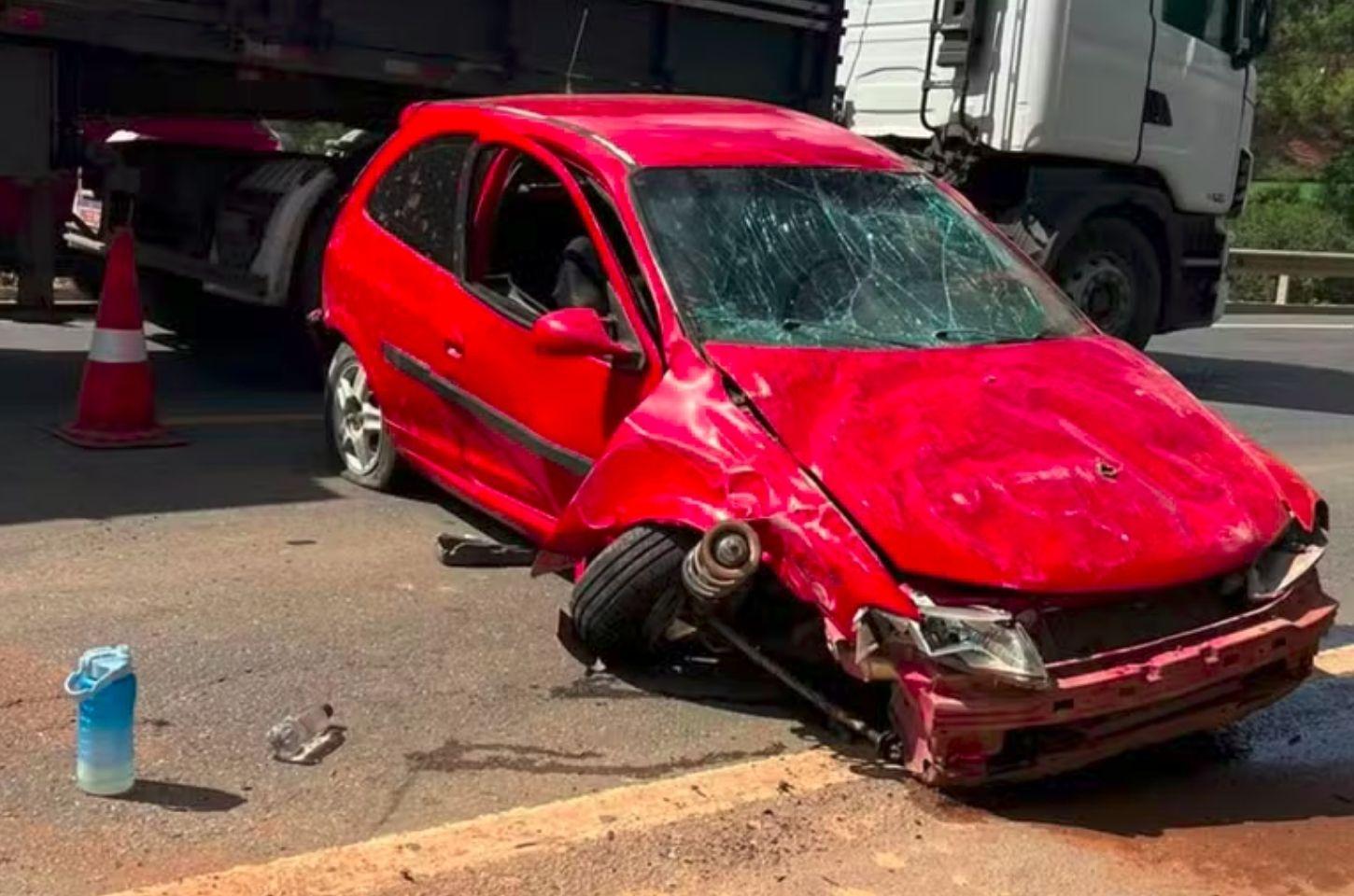 Homem morre após ser atropelado por carreta na BR-101, em Conceição da Barra