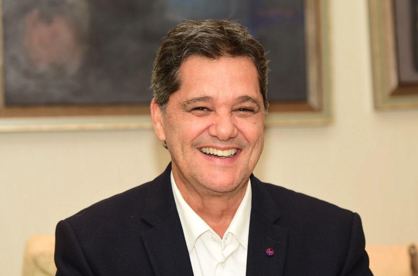 Justiça Eleitoral suspende propaganda de Ricardo Ferraço por divulgação incompleta de pesquisa