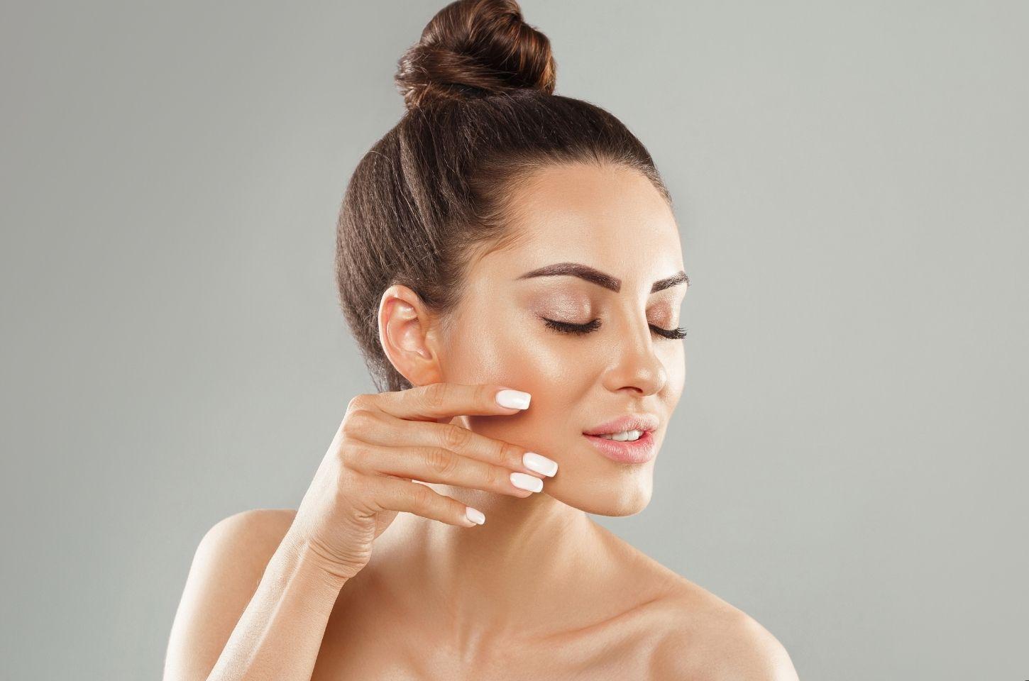 Lifting facial busca rejuvenescimento natural sem interromper o envelhecimento