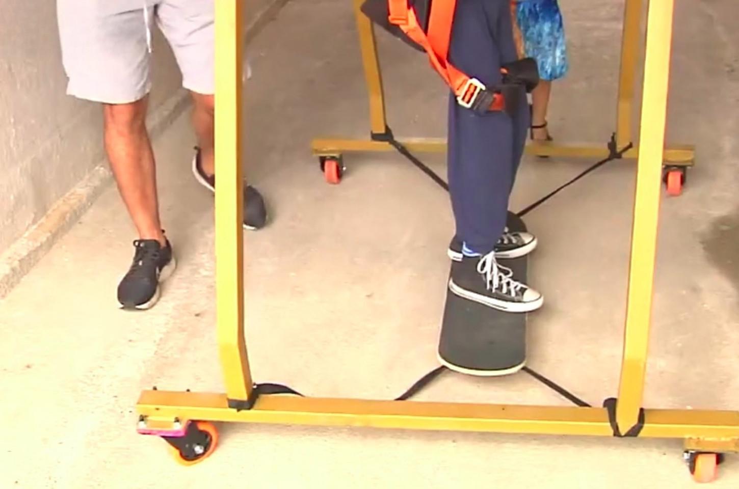 Pai adapta skate para filho com deficiência e transforma antigo desejo em realidade no Espírito Santo