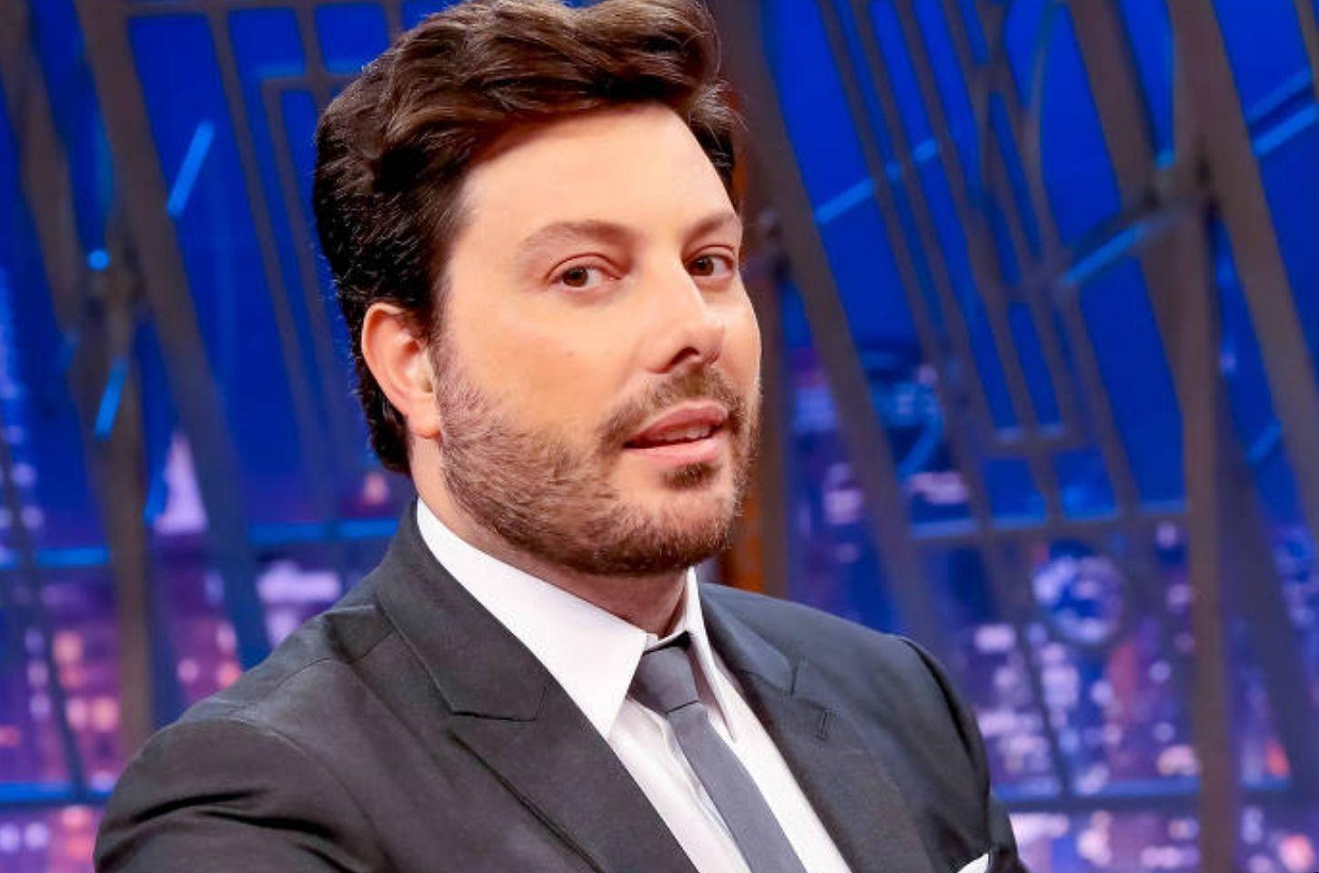 STJ rejeita recurso e mantém condenação de Danilo Gentili em processo movido por Sâmia Bomfim