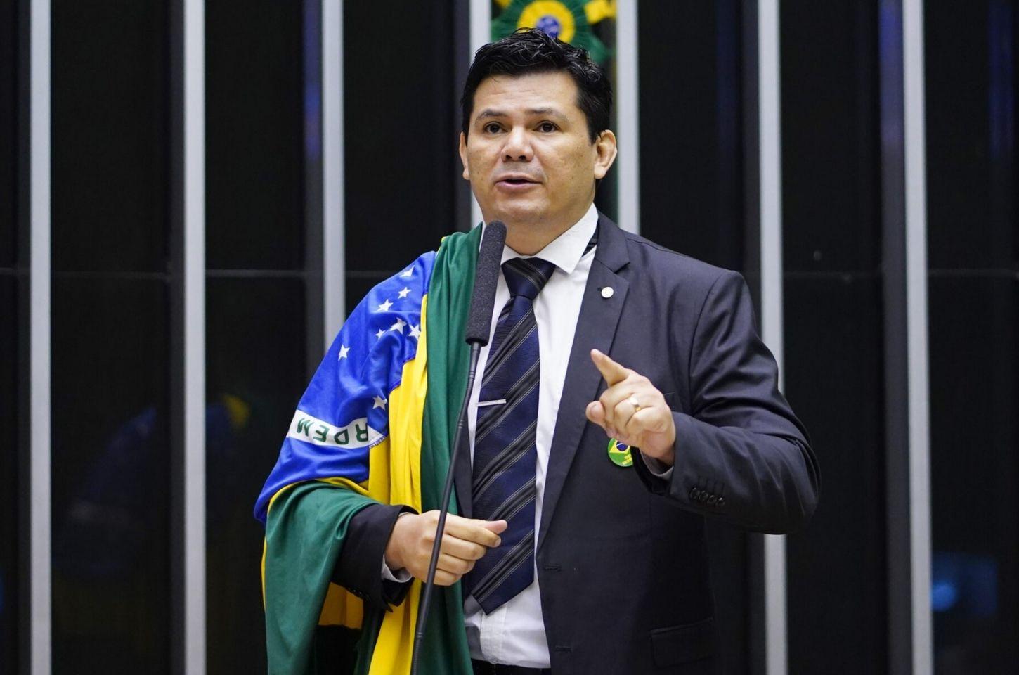 TSE restabelece efeitos eleitorais de condenação e deixa situação de Gilvan nas mãos do TRE-ES