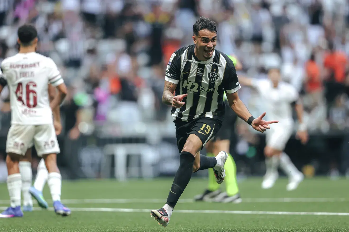 Atlético-MG impõe ritmo no segundo tempo, vence o Fluminense e sobe na tabela