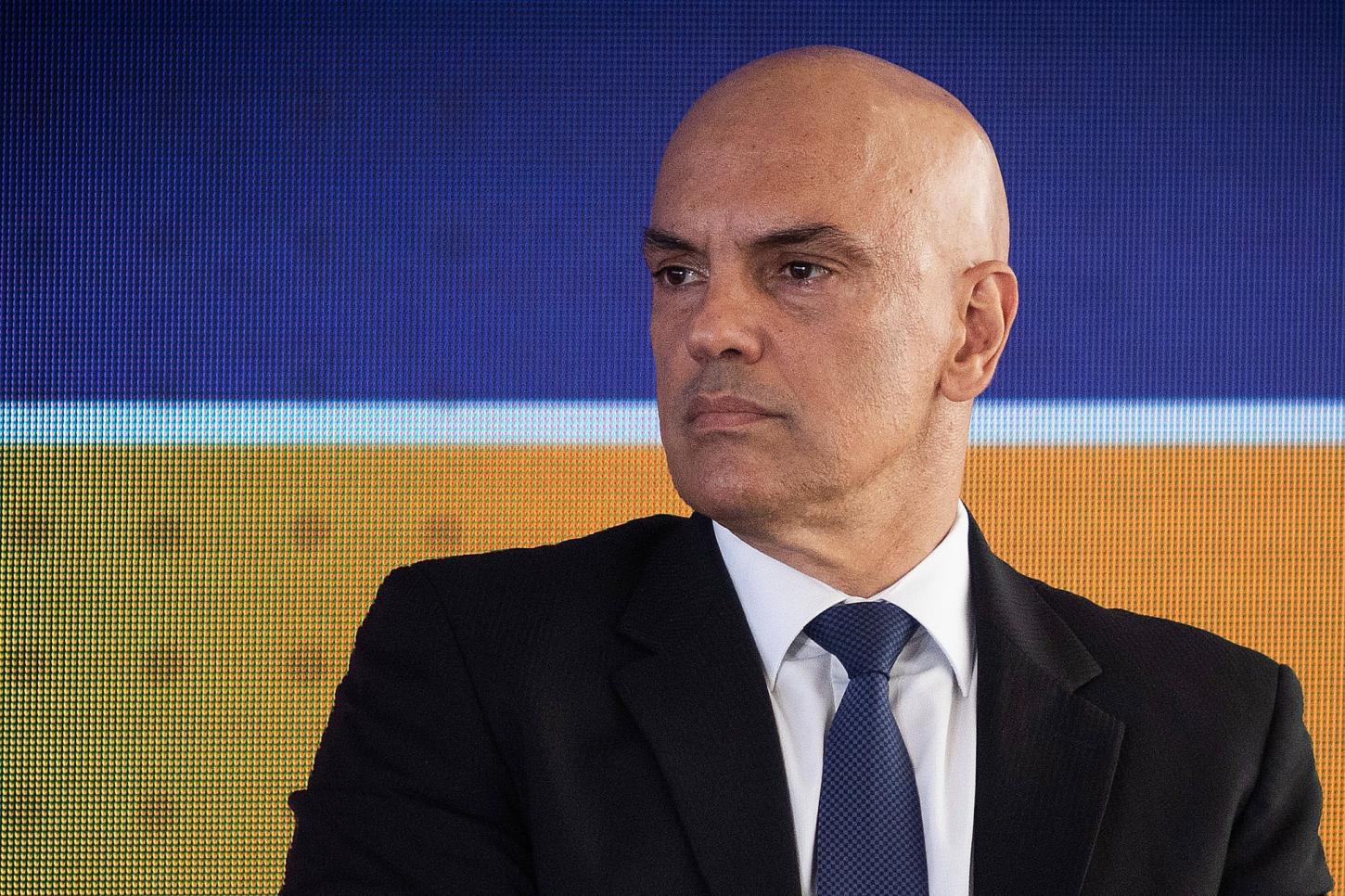 Crise envolvendo Moraes coloca em debate permanência no STF e possíveis desdobramentos