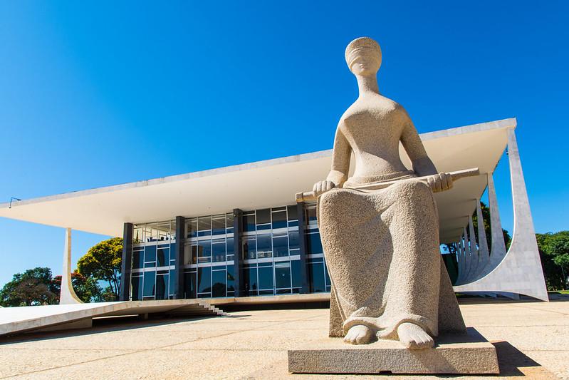 Manifesto reúne 157 personalidades e cobra apuração independente sobre crise no STF