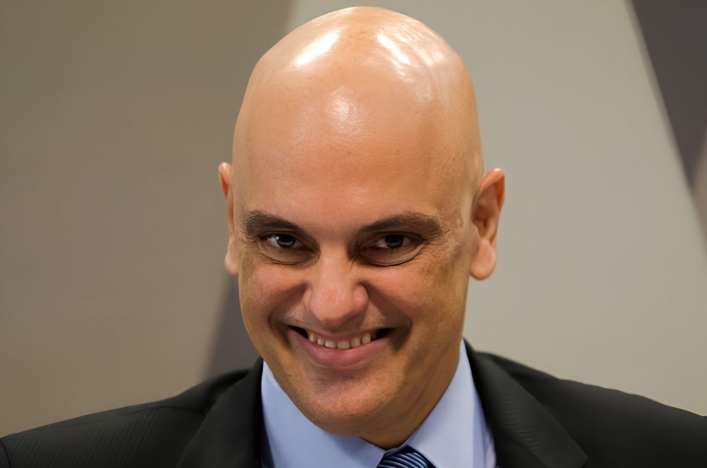 Moraes aponta suspeitas contra Mendonça e questiona atuação de colega no STF