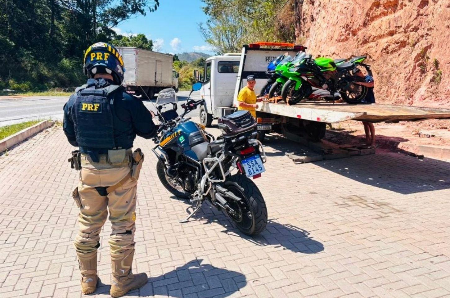 Moto é flagrada a 178 km/h na BR-101 durante fiscalização da PRF no Espírito Santo