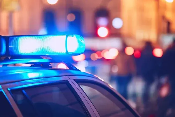 Mulher é agredida durante assalto e perde bolsa, celular e dinheiro na Beira-Rio, em Colatina