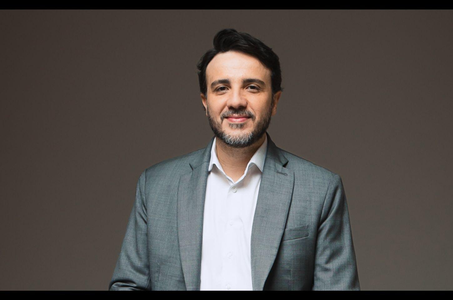 Renan Santos defende nova Constituição e critica atuação do STF em entrevista