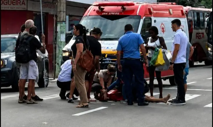 Idosa é atropelada em trecho onde comerciantes já pediram redutor de velocidade