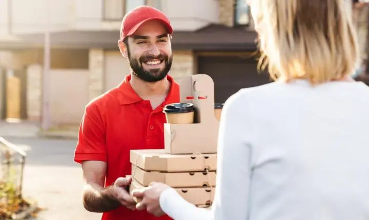 Fast-food: praticidade que cabe na rotina, mas pode pesar na balança