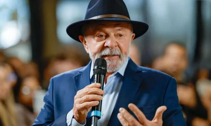 Lula questiona cobertura da imprensa durante sabatina e defende investigações sobre integrantes de sua família