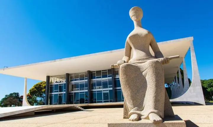 Manifesto reúne 157 personalidades e cobra apuração independente sobre crise no STF
