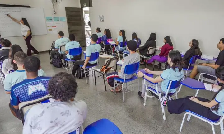 Pé-de-Meia começou a pagar quinta parcela de frequência nesta segunda